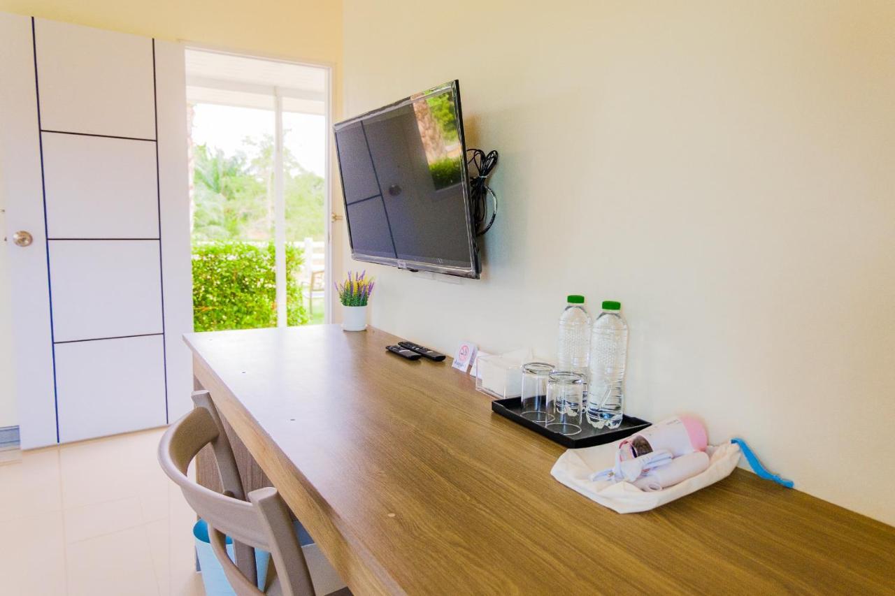 One Chumphon Hotel Экстерьер фото