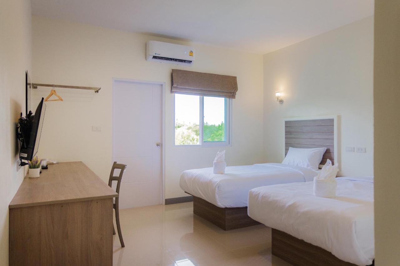One Chumphon Hotel Экстерьер фото